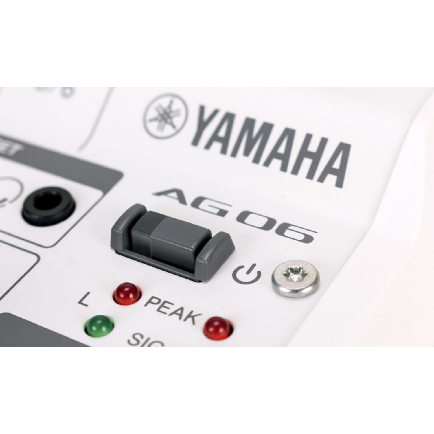 Микшерный пульт Yamaha AG06MK2 White - 18