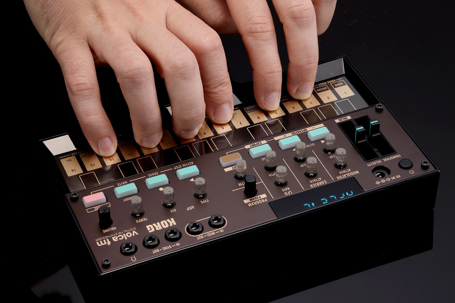 Синтезатор Korg Volca FM2 - 10
