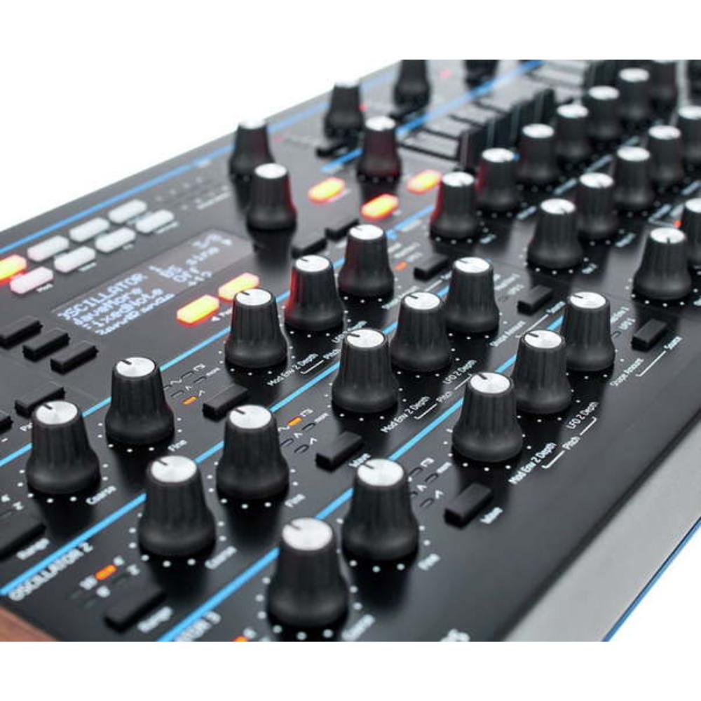 Аналоговый синтезатор NOVATION Peak - 24