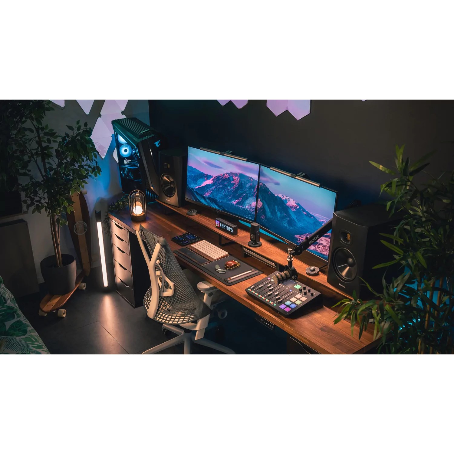 Студийный монитор ADAM Audio T8V - 15