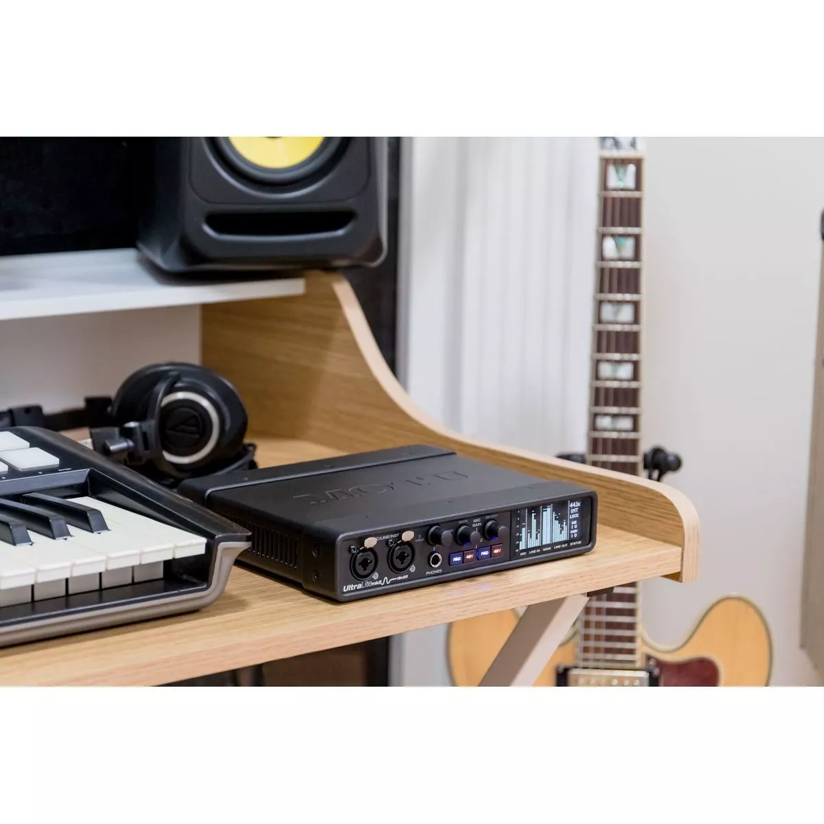Внешняя звуковая карта MOTU UltraLite-mk5 - 17