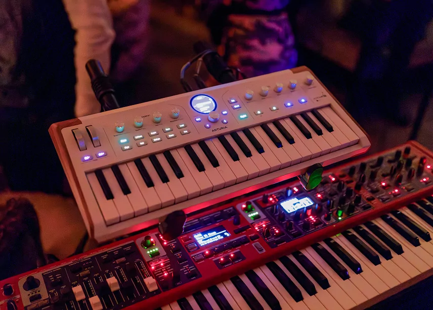 Сценическая клавиатура Arturia AstroLab 37 White - 42