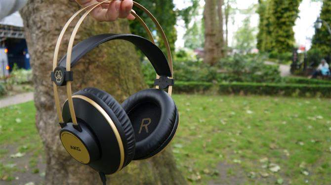 Студийные наушники AKG K92 - 7