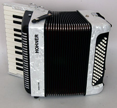 A1695 BRAVO II 60 White Аккордеон Hohner
