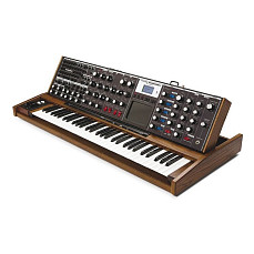 Аналоговый синтезатор Moog Minimoog Voyager XL