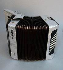 A1651 BRAVO II 48 White Аккордеон Hohner