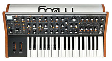 Аналоговый синтезатор MOOG Subsequent 37